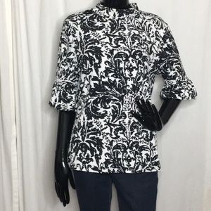 Boston Proper stretch top in black and white